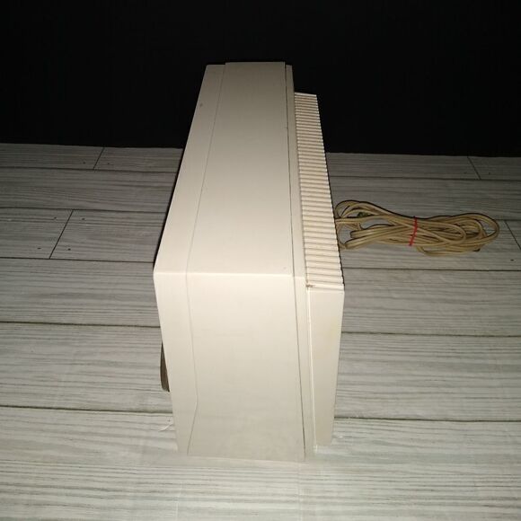 Vintage Emerson Radio Retro Made in New Jersey USA - Picture 5 of 9